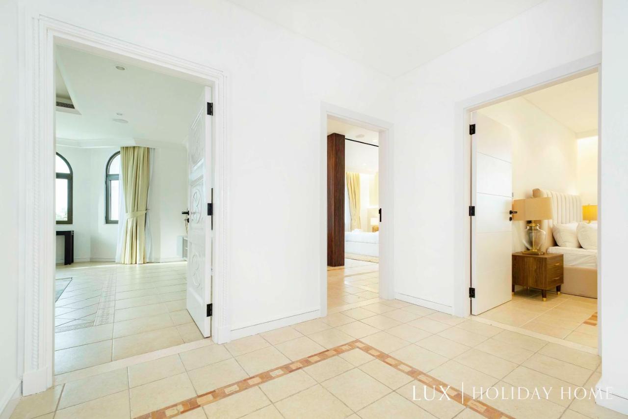 Lux The White Palm Villa *